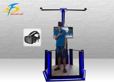 Ein lustiger HTC Vive Simulator des Spieler-mit zwei Spiel-Griff-Eisen-Material