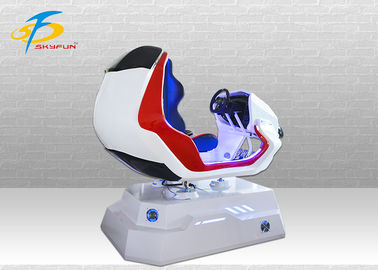 Ein Seat rot und weißes VR, das Simulator/virtuelles Spiel-Gerät für Einkaufszentrum läuft