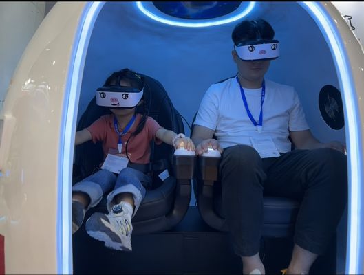 Fun Space Capsule 2-Sitzer VR-Kino-Simulator | Exklusive 360° rotierende Kapsel, Dual-Screen-Steuerung, über 20 Spezialspiele, DPVR-Brille & Multi-Effekte – SKYFUN Hersteller